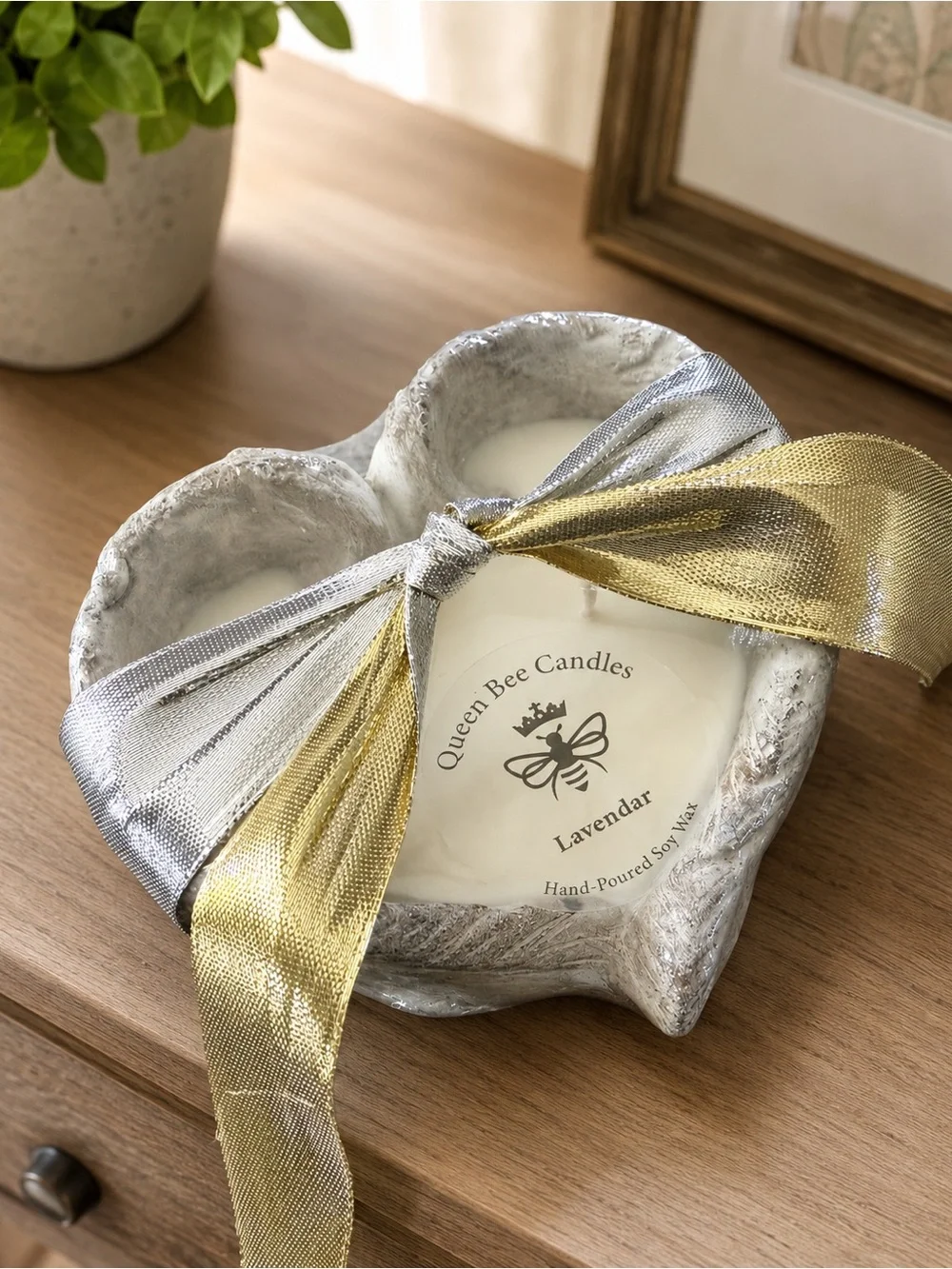 Queen Bees Lavender Candle - NWT